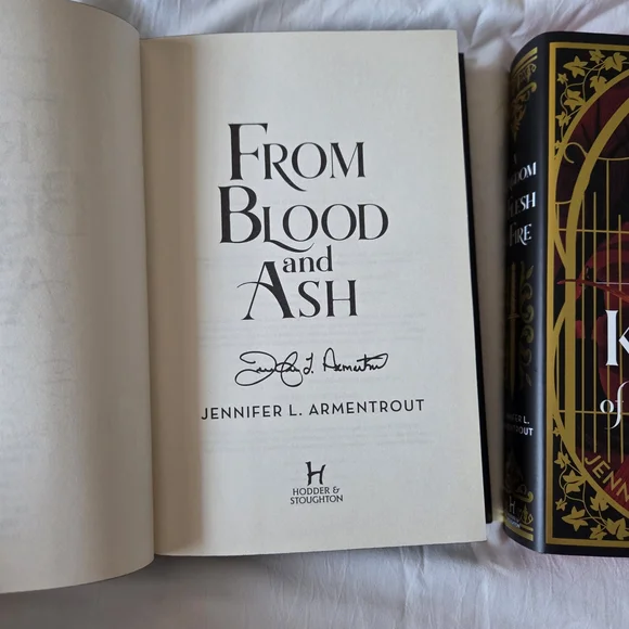 Fantasy Book Trilogy Set - Picture 5 of 5